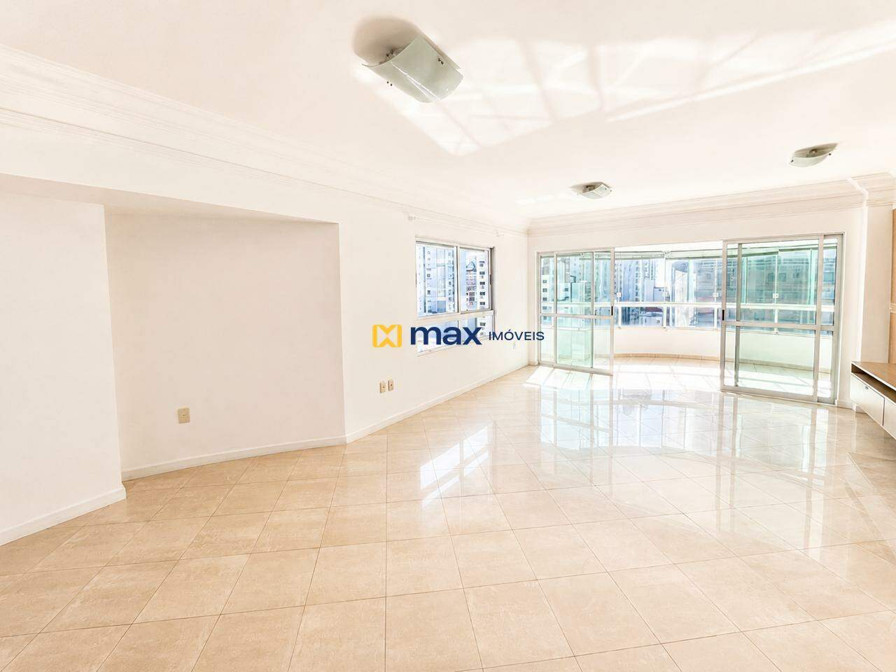 Apartamento para aluguel no Centro: 