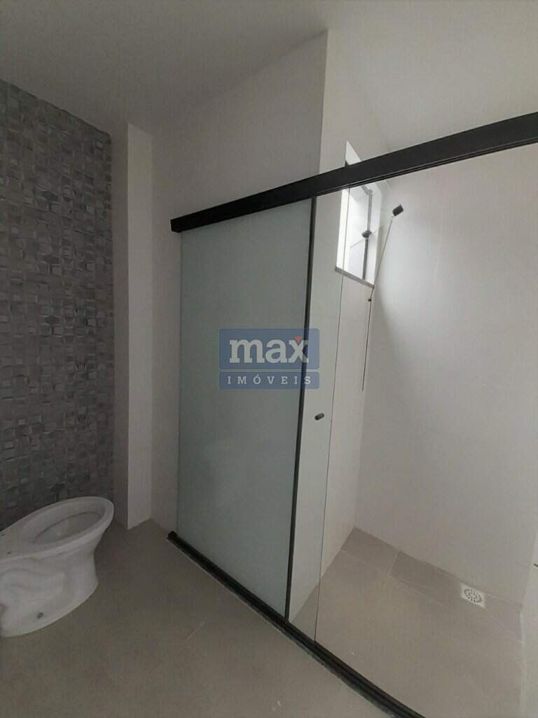 Apartamento à venda no Espinheiros: Banheiro social