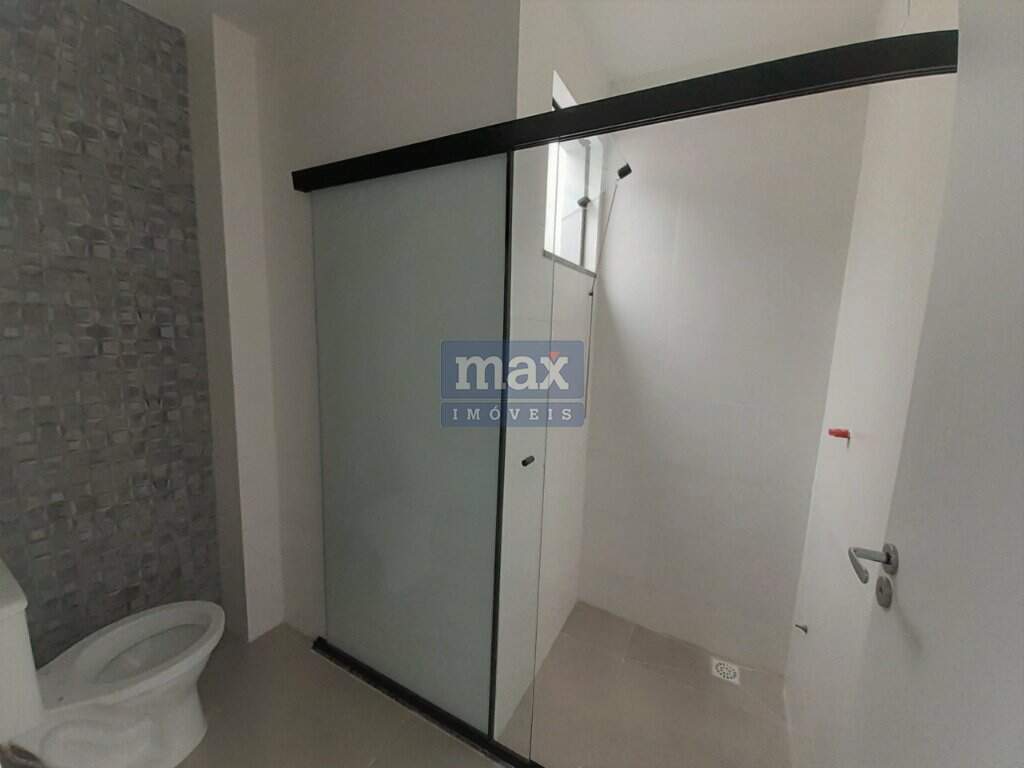 Apartamento à venda no Espinheiros: Banheiro social