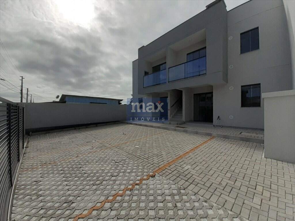 Apartamento à venda no Espinheiros: Fachada/Garagens