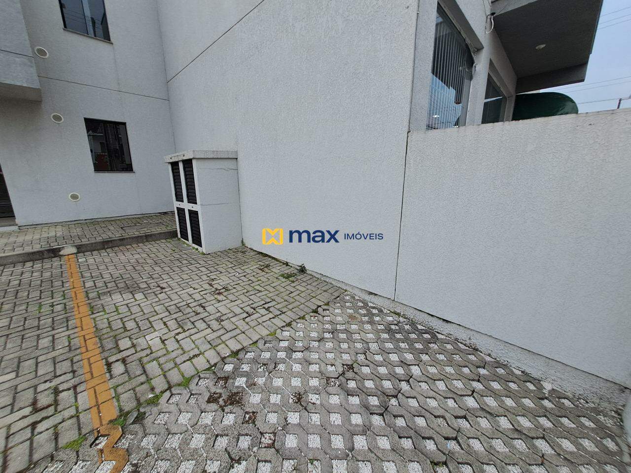 Apartamento à venda no Espinheiros: Garagem