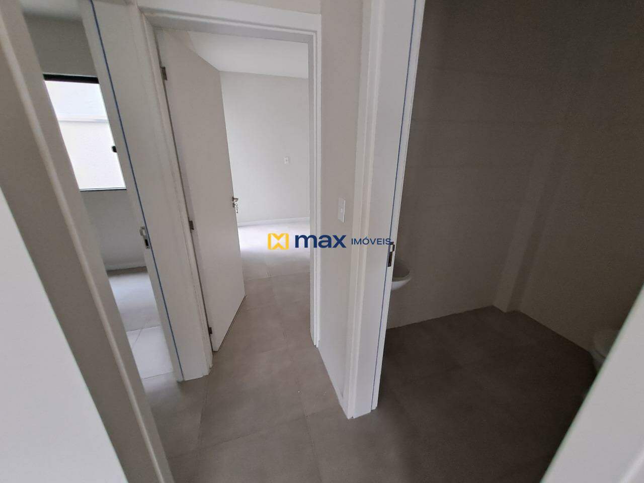 Apartamento à venda no Espinheiros: Corredor