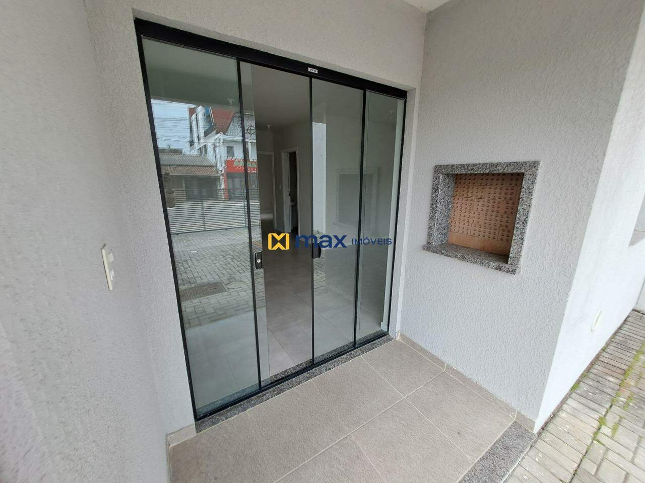 Apartamento à venda no Espinheiros: Hall de Entrada