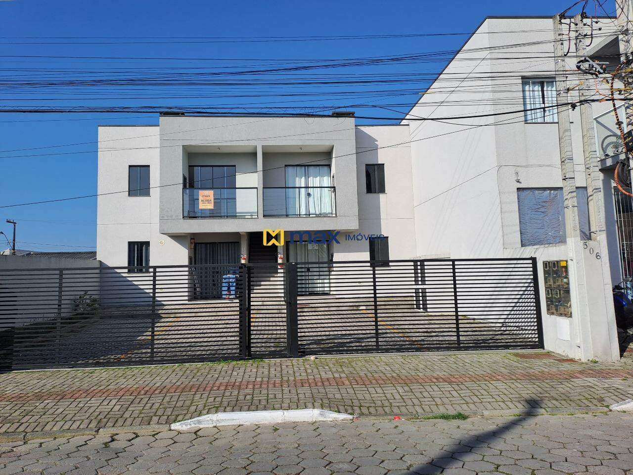 Apartamento à venda no Espinheiros: Fachada