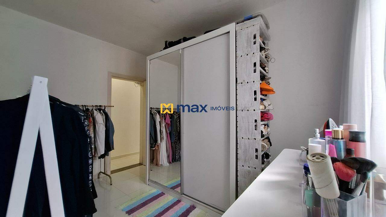 Apartamento à venda no Ressacada: Closet