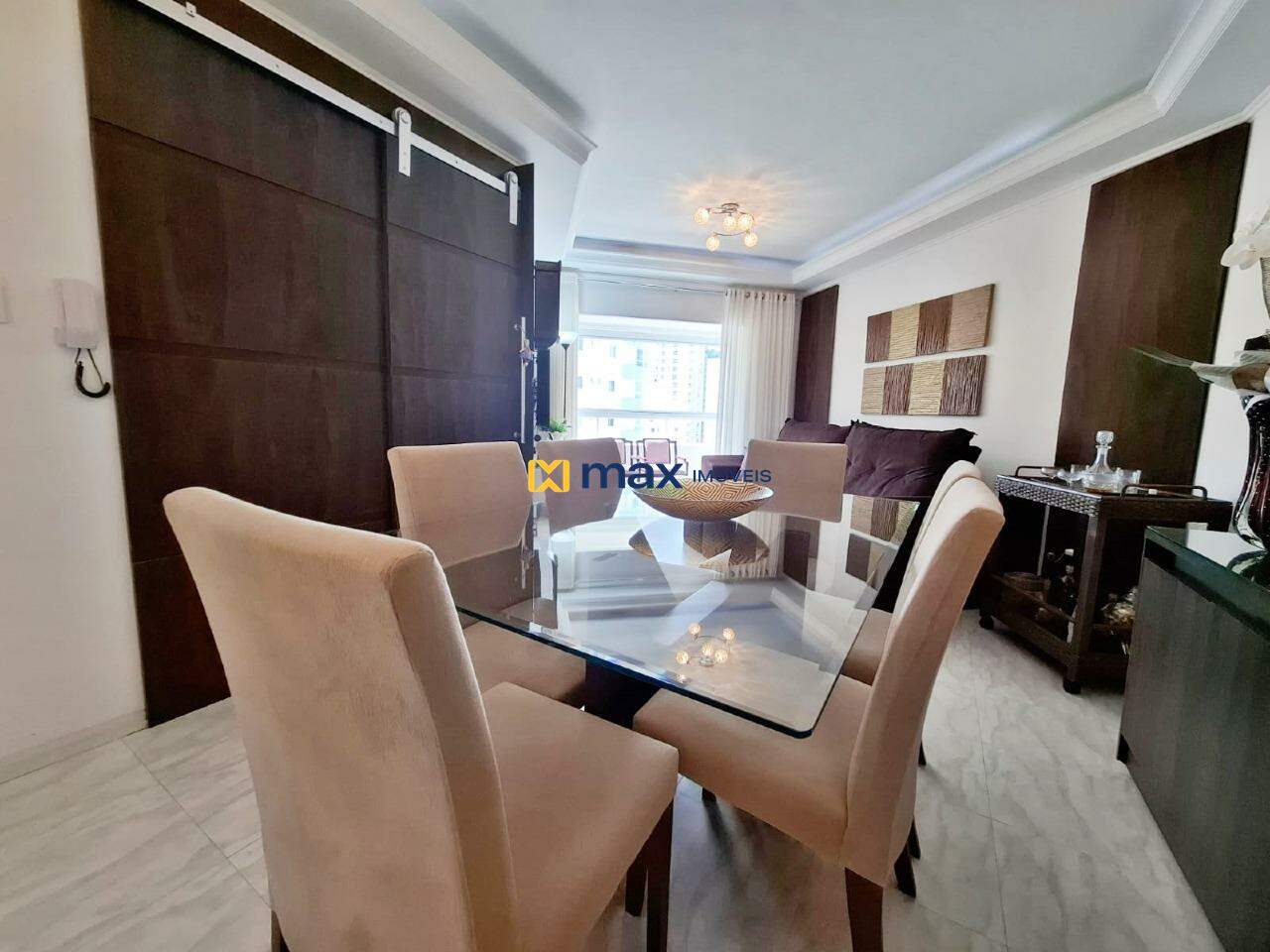 Apartamento à venda no Pioneiros: Sala de jantar integrada