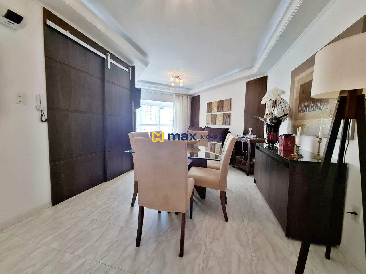 Apartamento à venda no Pioneiros: Sala de jantar integrada