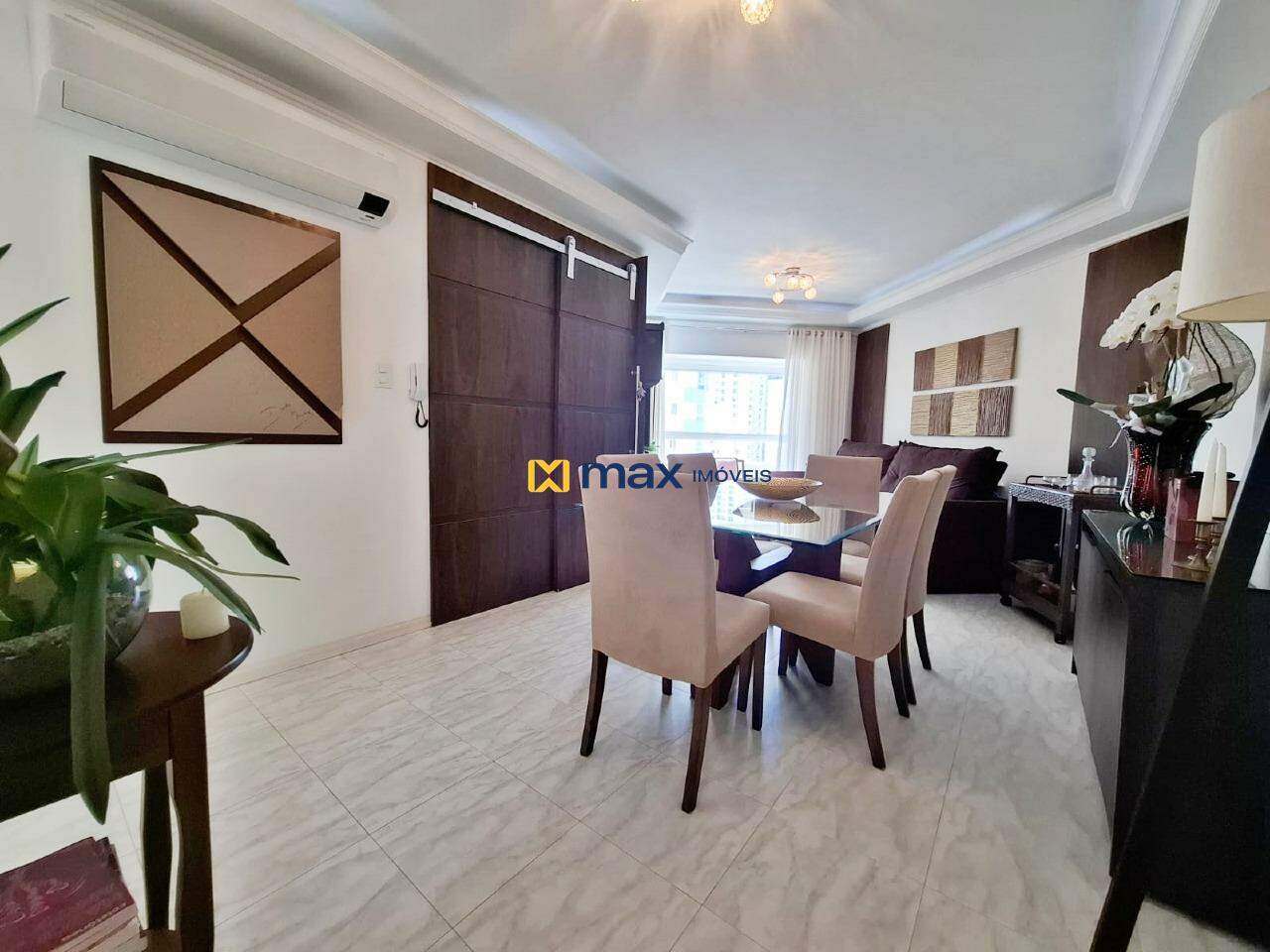 Apartamento à venda no Pioneiros: Sala de jantar integrada