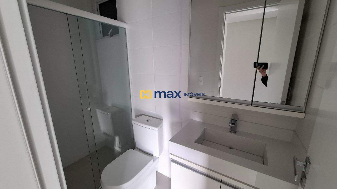 Apartamento para aluguel no Praia Brava: Banheiro Social