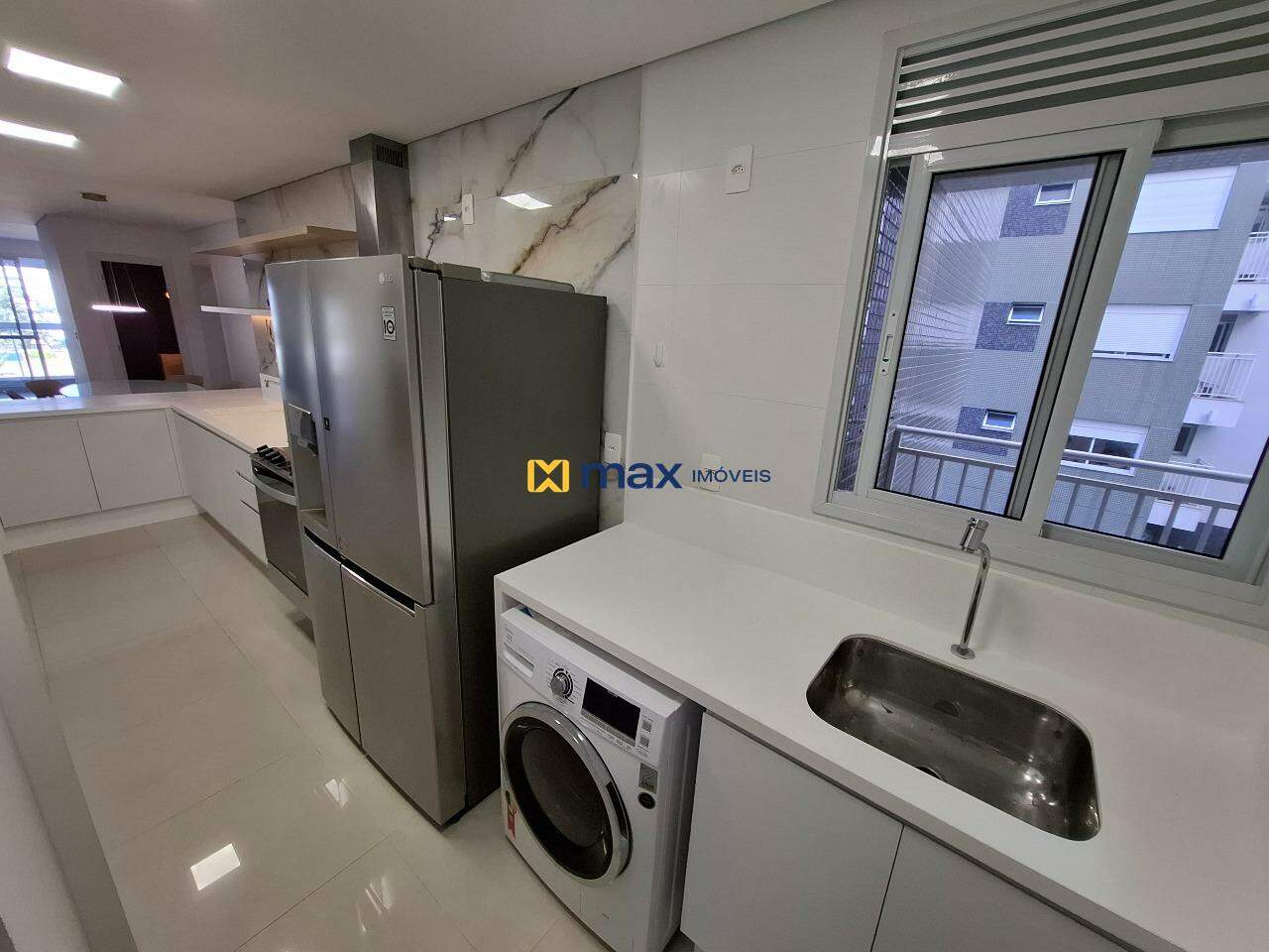 Apartamento para aluguel no Praia Brava: Cozinha/ Lavanderia