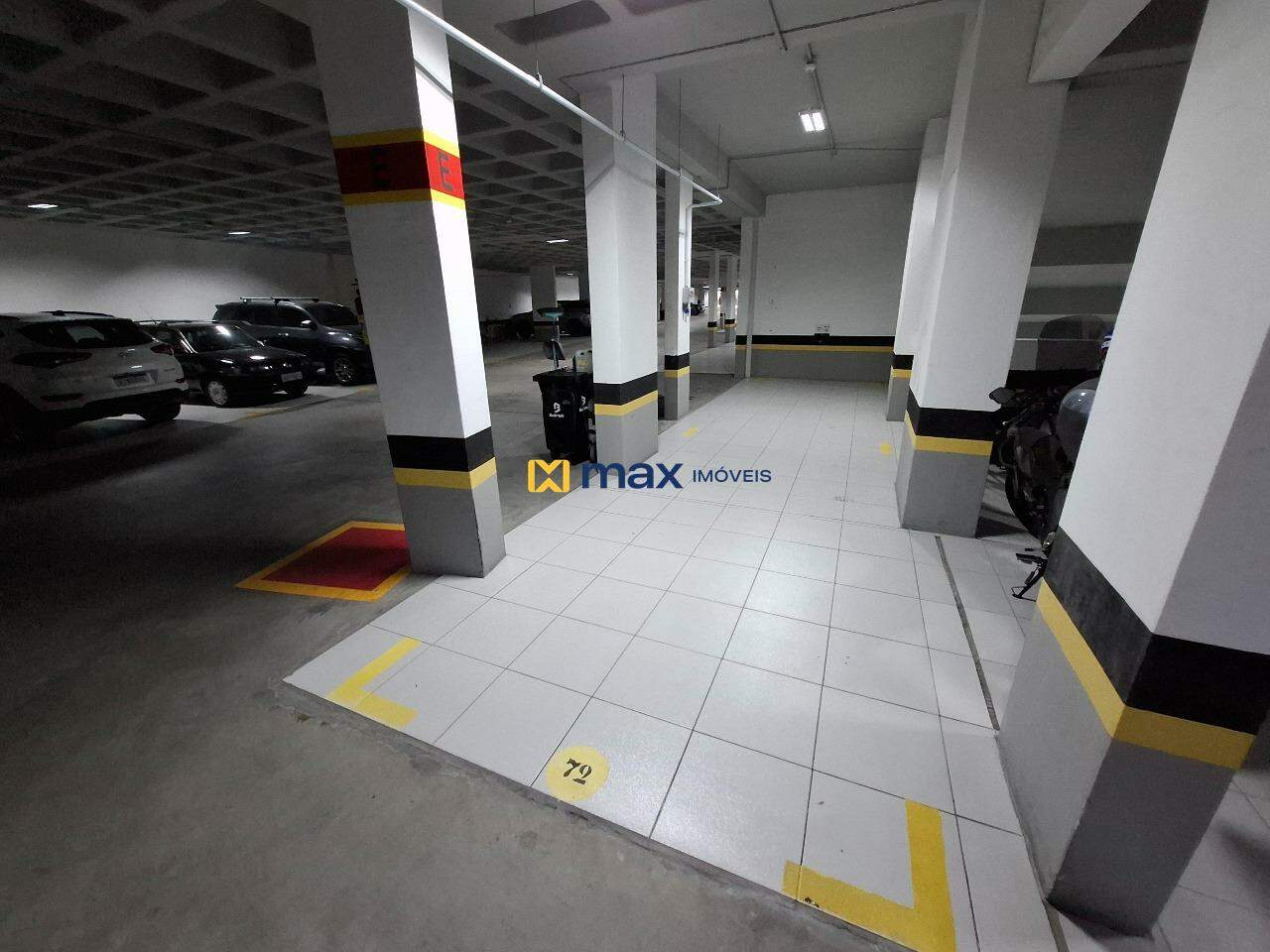 Apartamento para aluguel no Praia Brava: Garagem