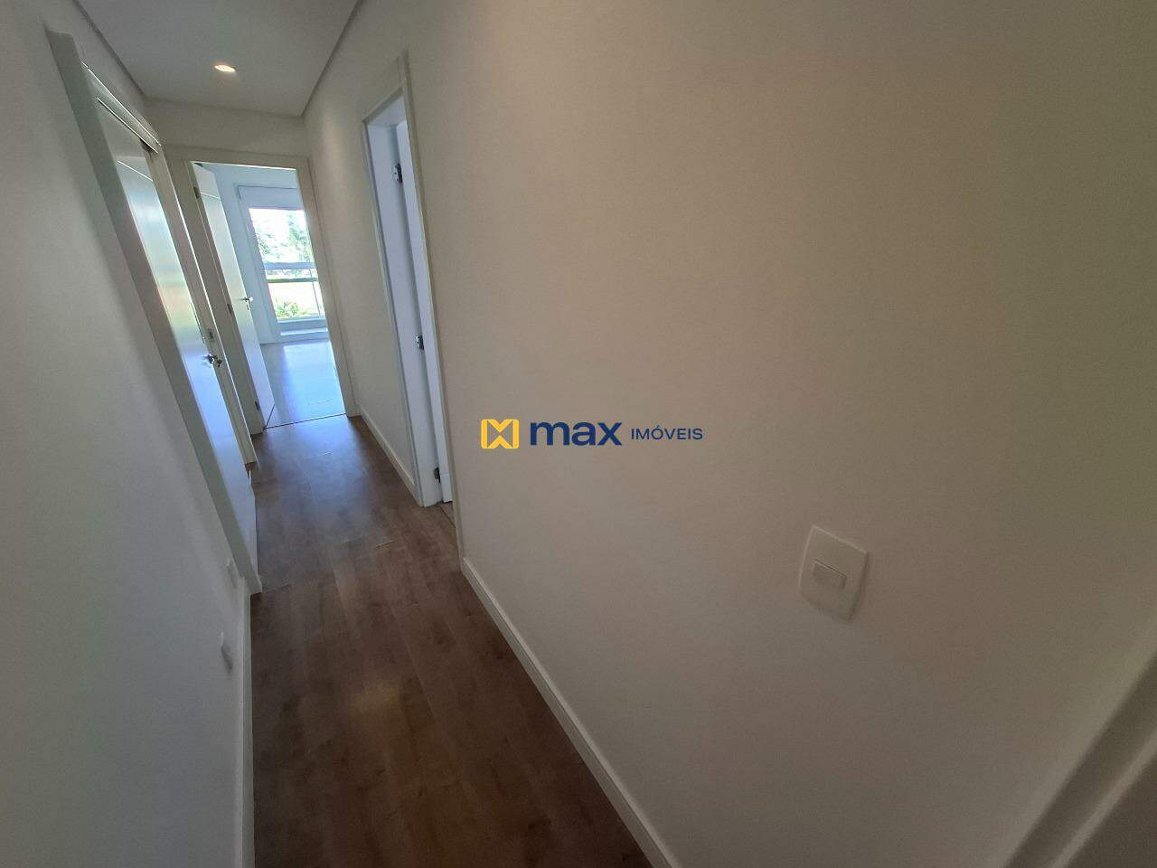 Apartamento para aluguel no Praia Brava: Corredor