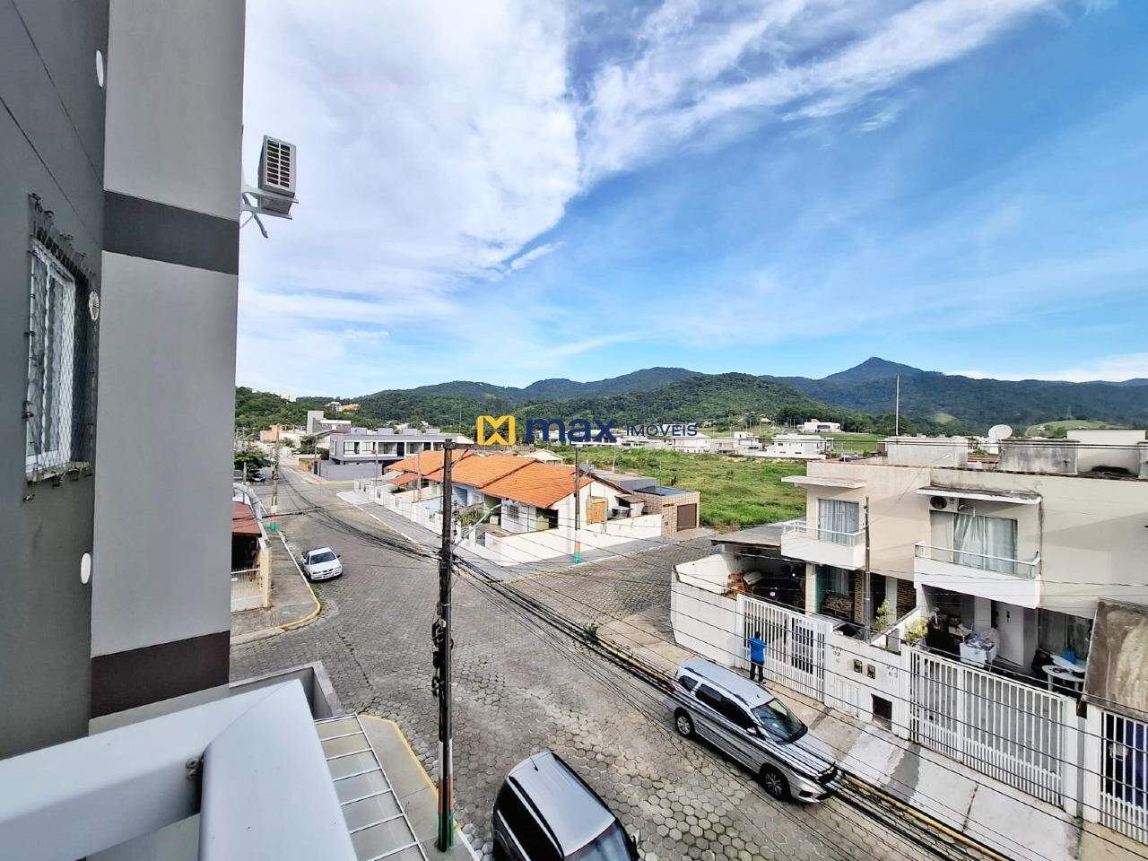 Apartamento para aluguel no Santa Regina: Rua