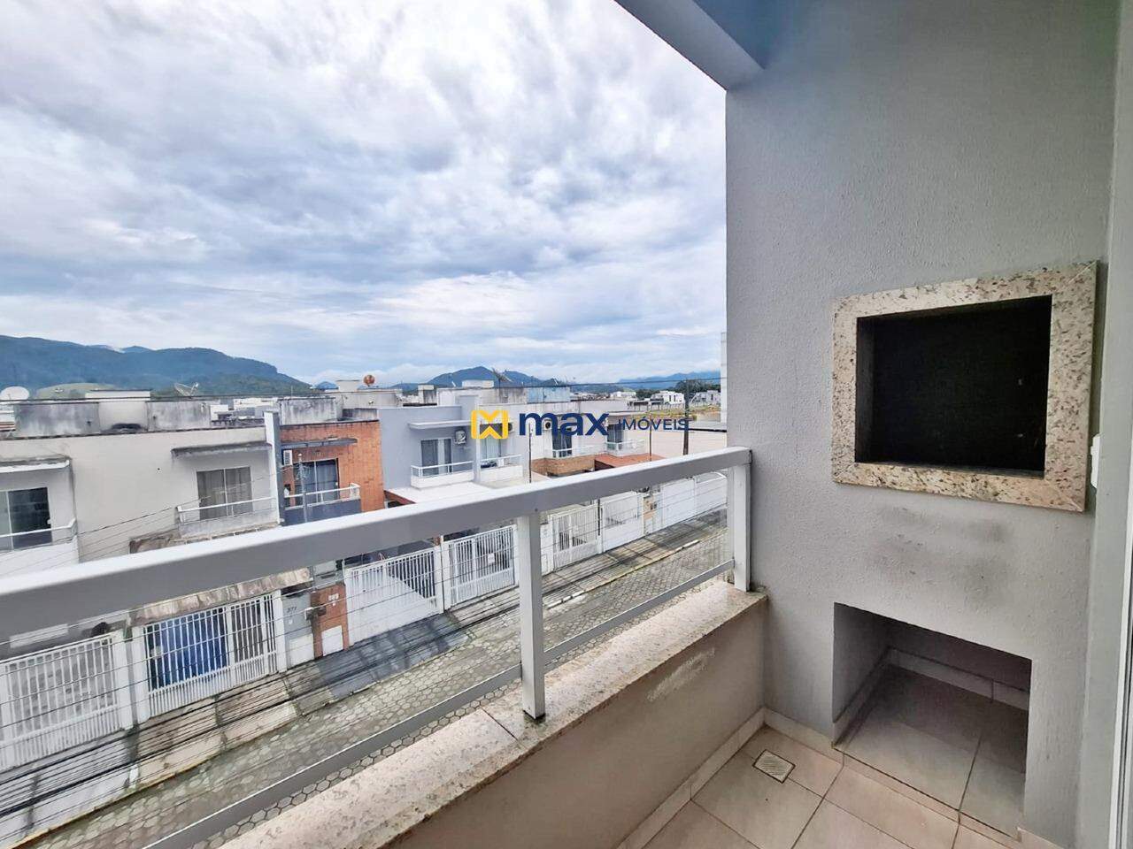 Apartamento para aluguel no Santa Regina: Sacada com churrasqueira