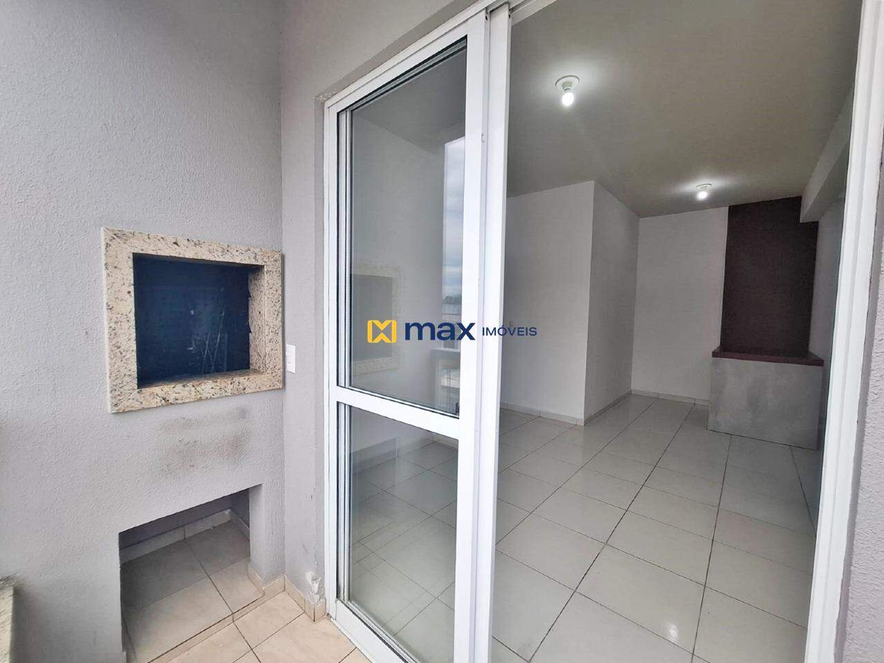 Apartamento para aluguel no Santa Regina: Sacada com churrasqueira