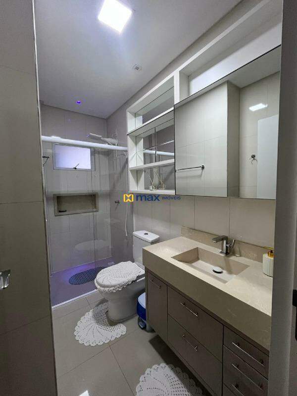 Apartamento para aluguel no Centro: Banheiro suíte 