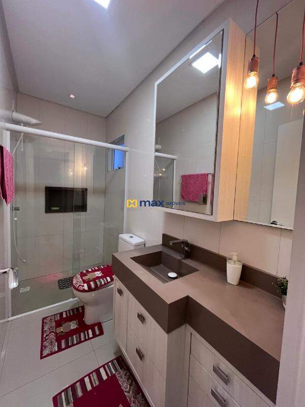 Apartamento para aluguel no Centro: Banheiro social 