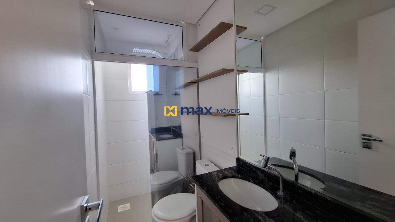 Apartamento à venda no São João: Banheiro social
