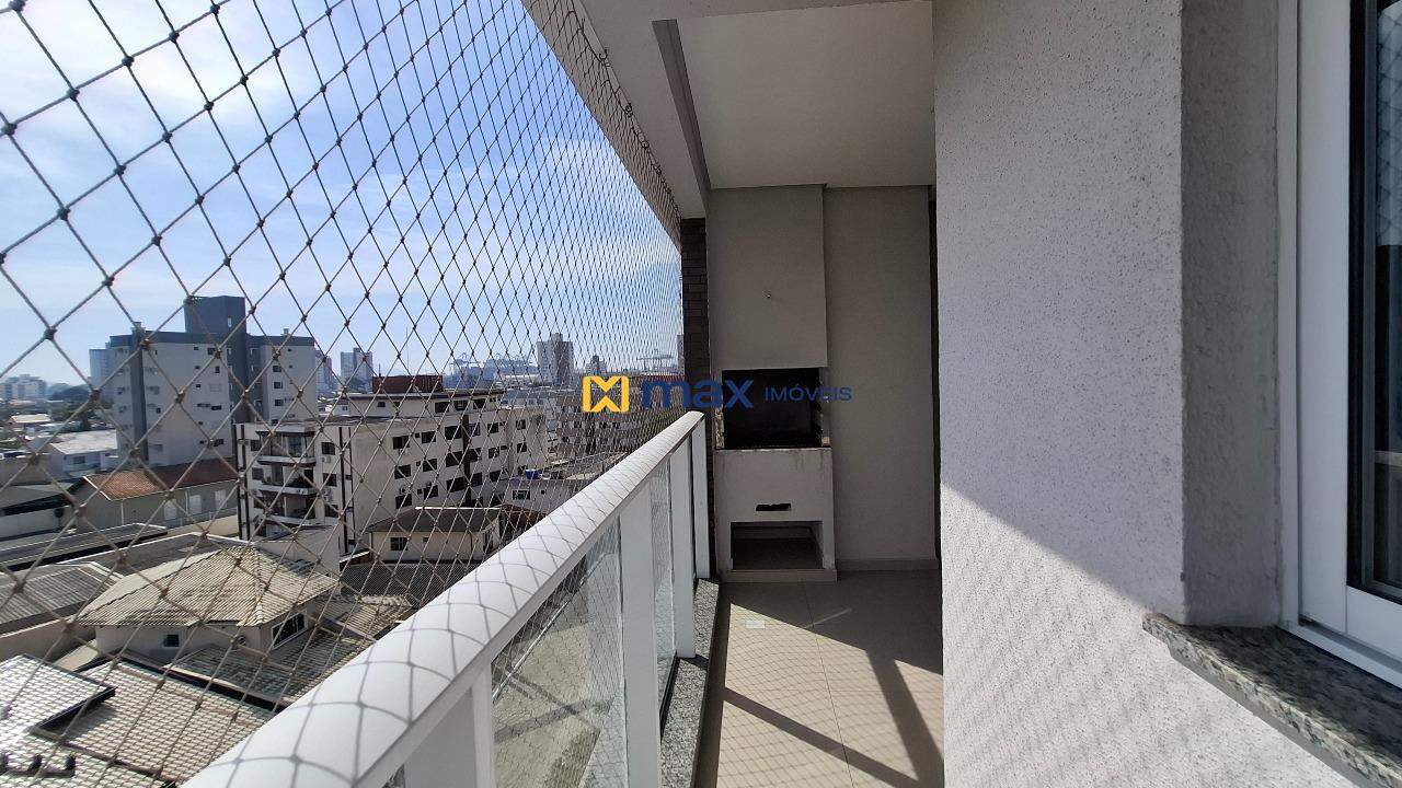 Apartamento à venda no São João: Sacada com churrasqueira