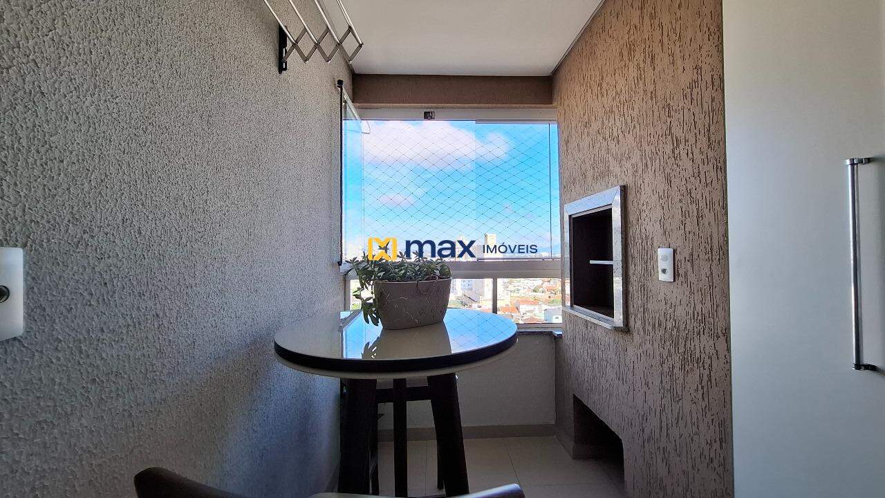 Apartamento à venda no Centro: Sacada com churrasqueira