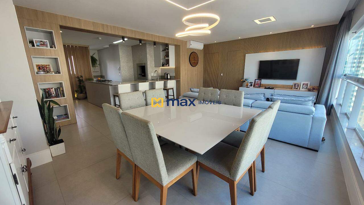 Apartamento à venda no Centro: Living integrado