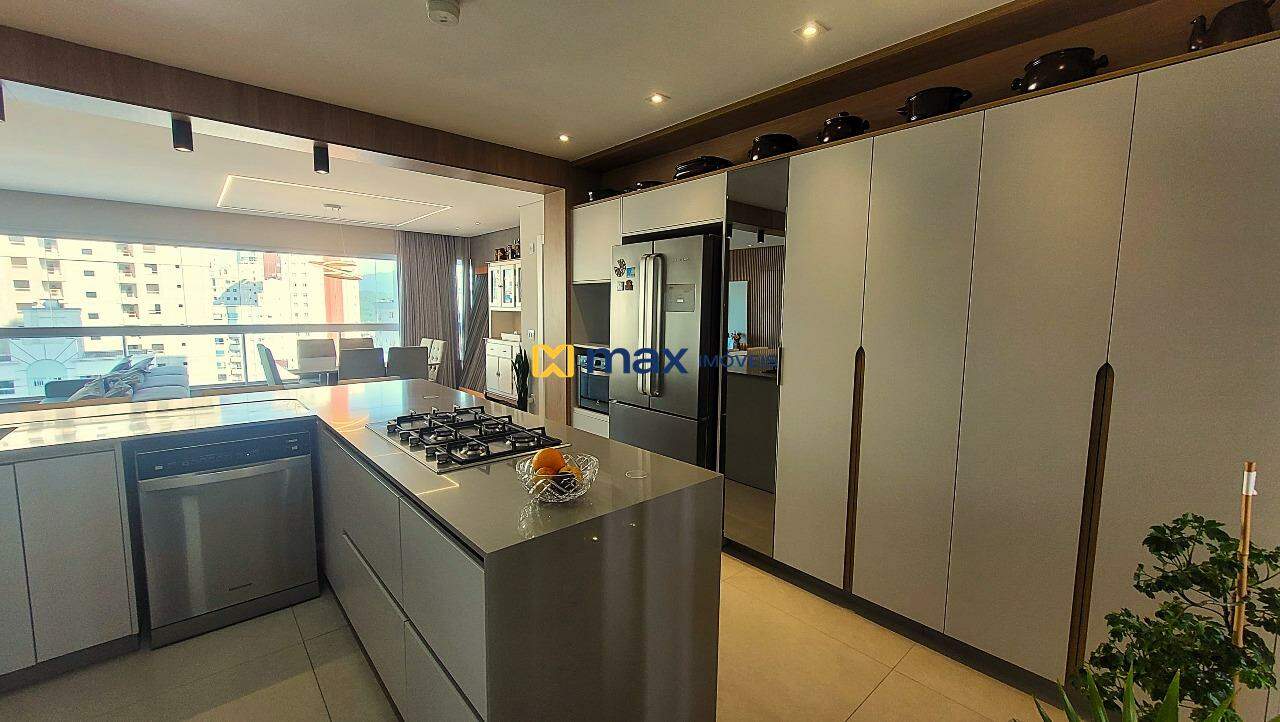 Apartamento à venda no Centro: Armários da cozinha