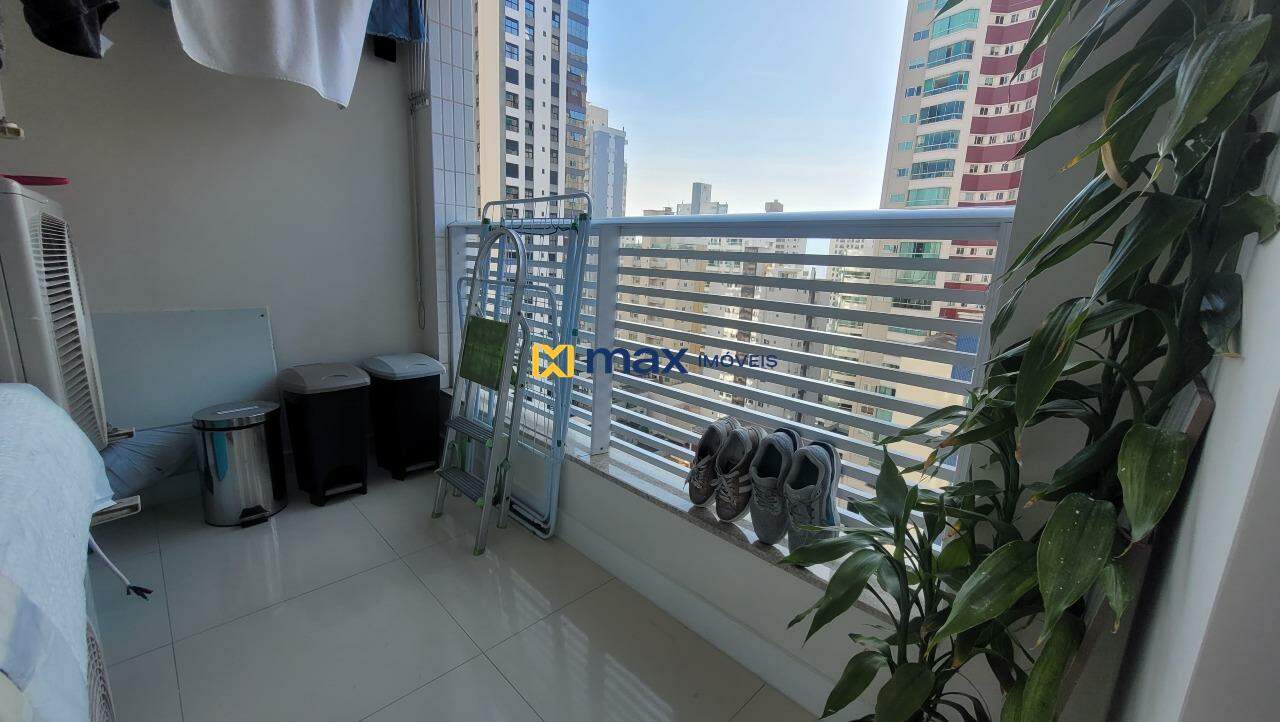 Apartamento à venda no Centro: Sacada Técnica