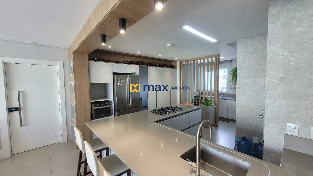 Apartamento à venda no Centro: cozinha completa