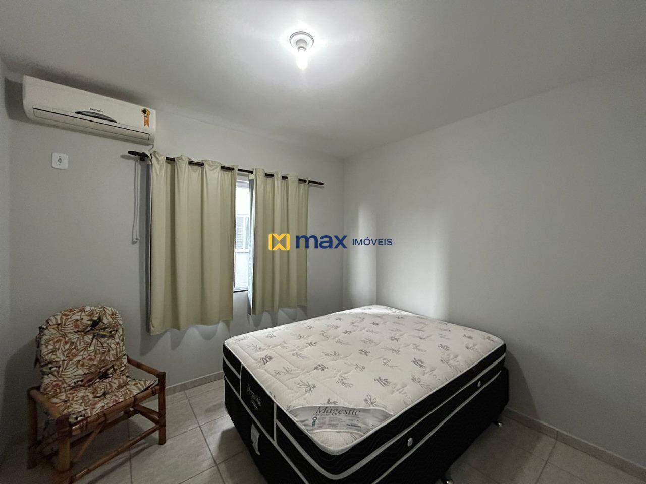 Apartamento à venda no Meia Praia: Quarto 1