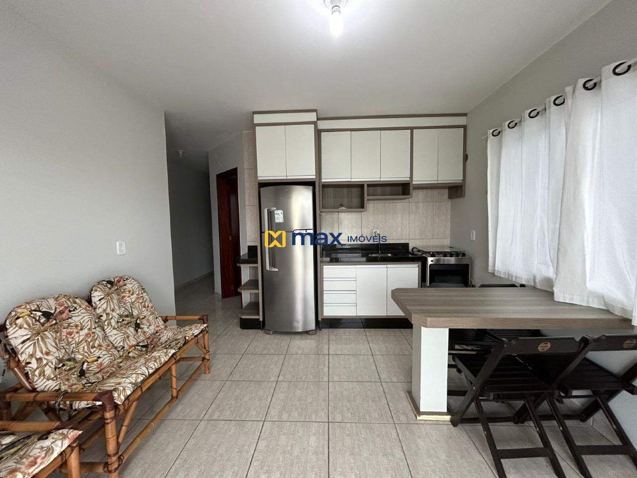 Apartamento à venda no Meia Praia: Cozinha