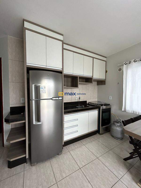 Apartamento à venda no Meia Praia: Cozinha
