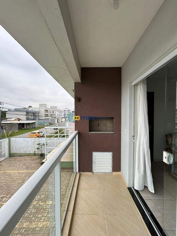 Apartamento à venda no Meia Praia: Sacada com churrasqueira