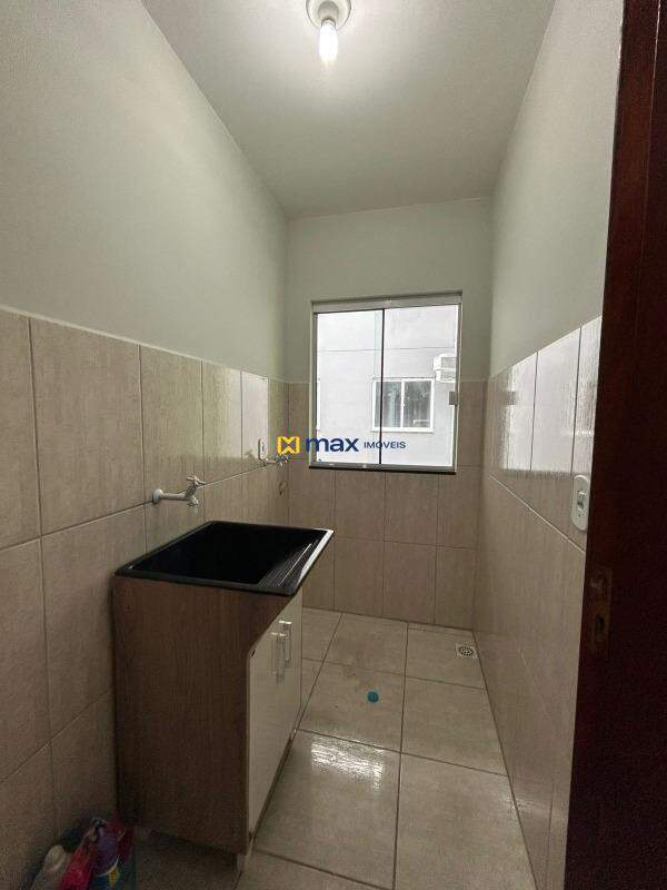 Apartamento à venda no Meia Praia: Lavanderia