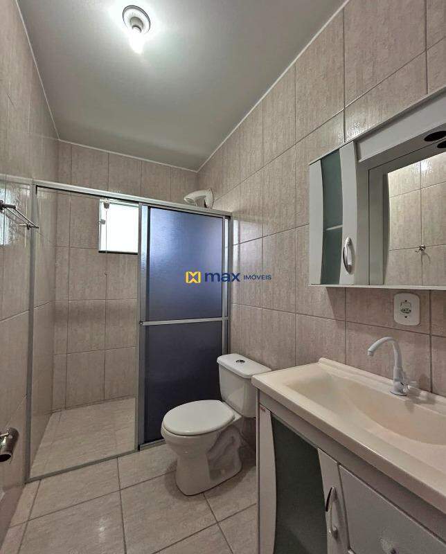 Apartamento para aluguel no Meia Praia: Banheiro Social