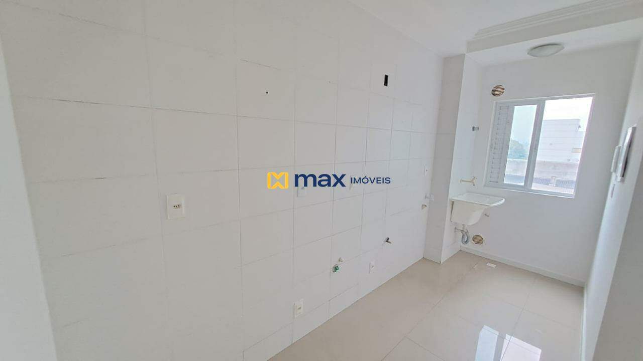 Apartamento para aluguel no Carvalho: Cozinha/ Lavanderia