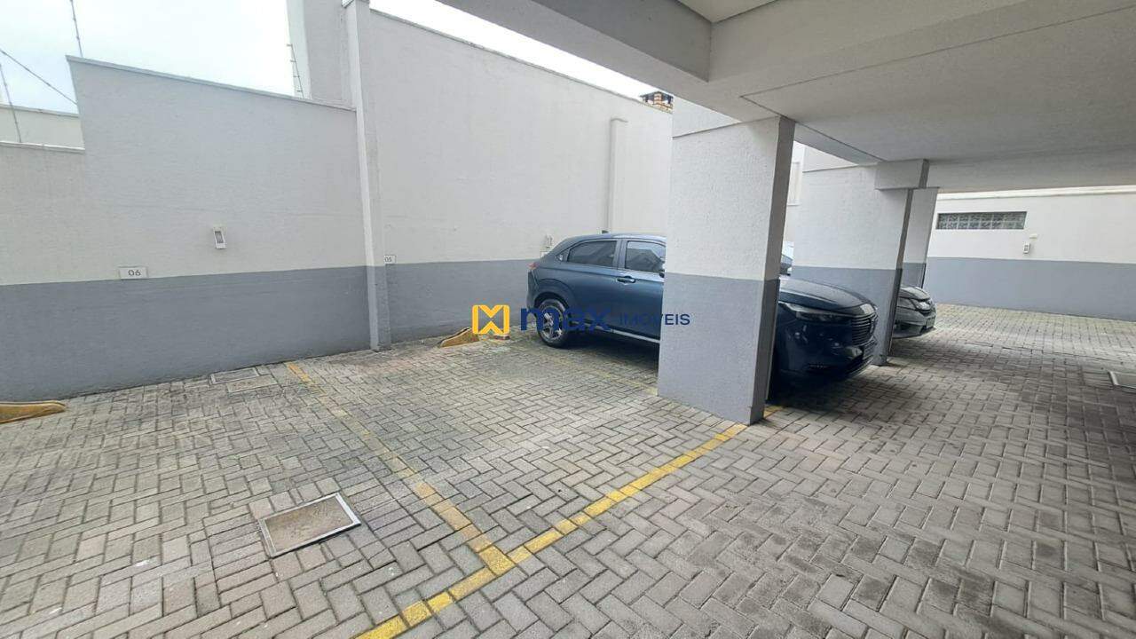 Apartamento para aluguel no Carvalho: Vaga de Garagem