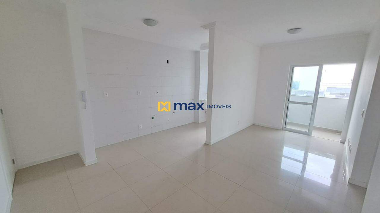 Apartamento para aluguel no Carvalho: Sala de Estar e Jantar