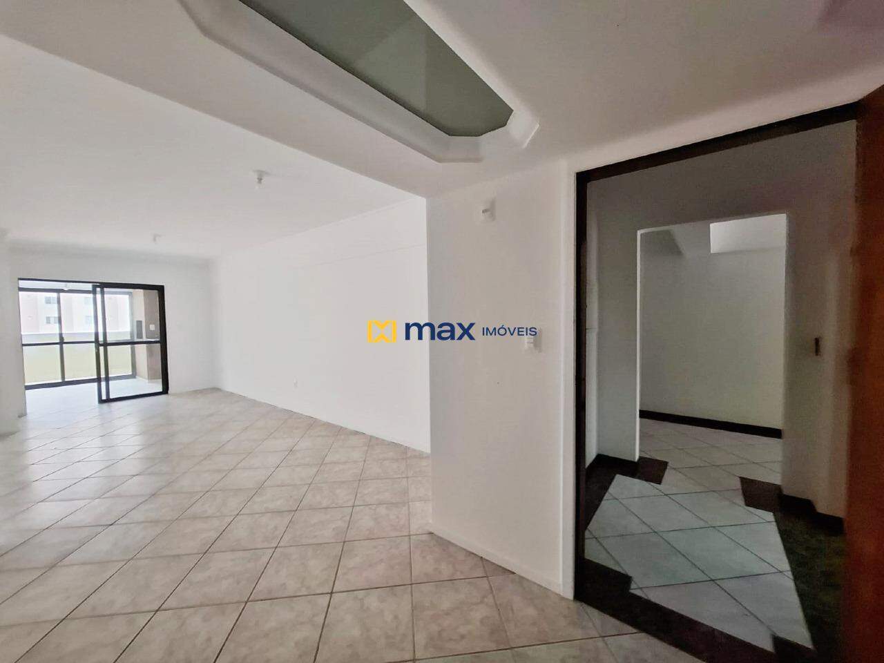 Apartamento à venda no Centro: Entrada