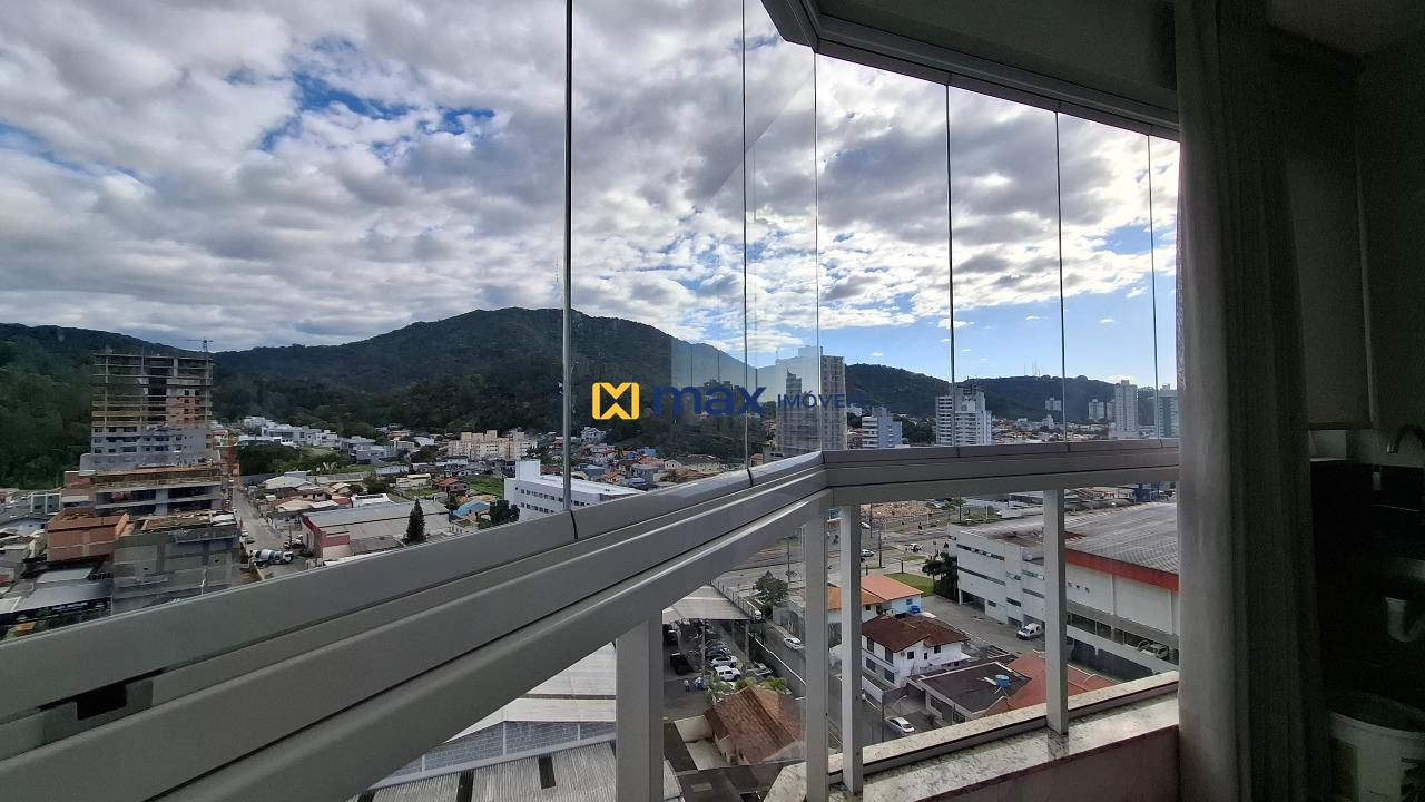 Apartamento à venda no Fazendinha: Sacada com churrasqueira