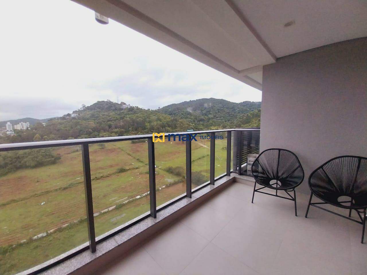 Apartamento para aluguel no Praia Brava: Sacada com churrasqueira