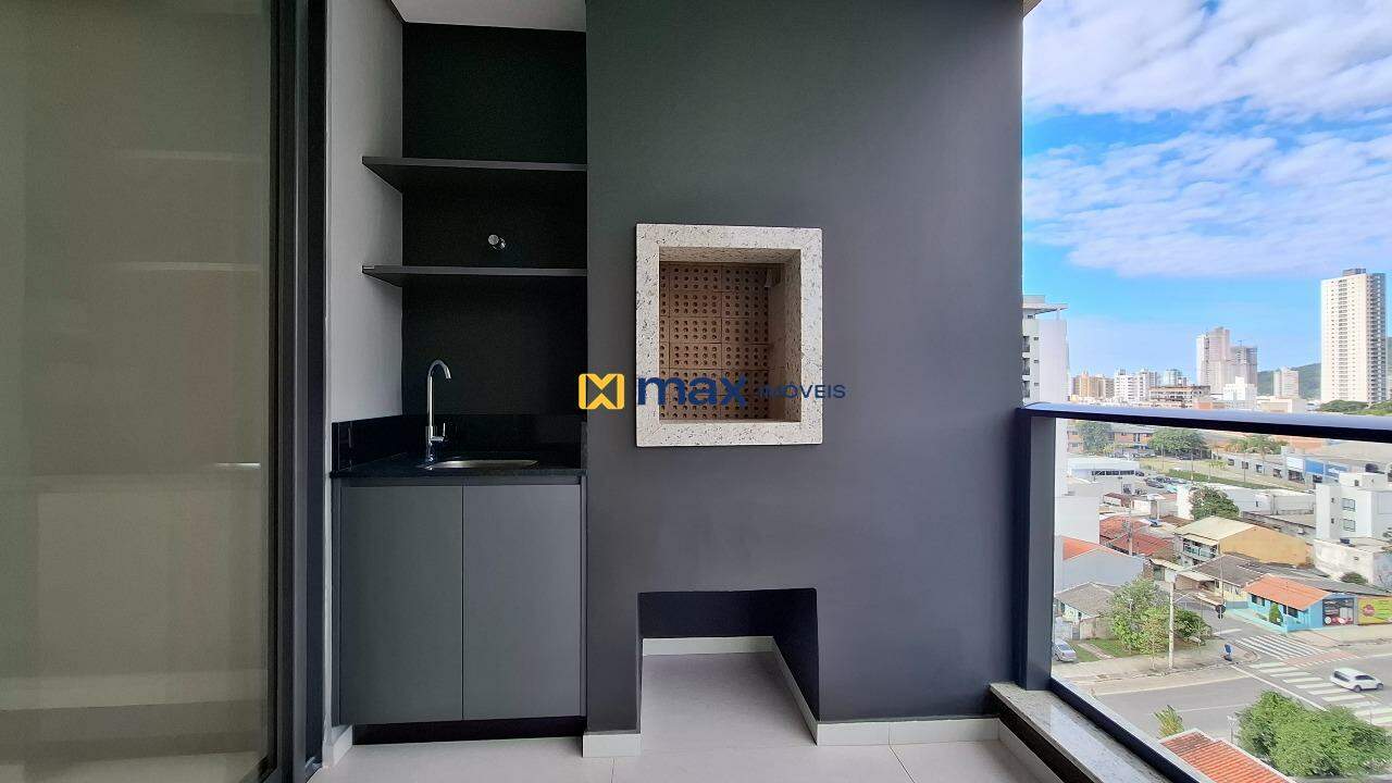 Apartamento à venda no Centro: Sacada com churrasqueira