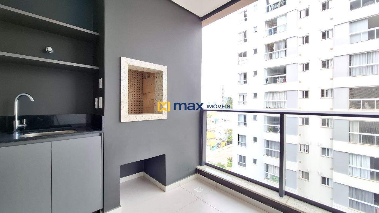 Apartamento à venda no Centro: Sacada com churrasqueira