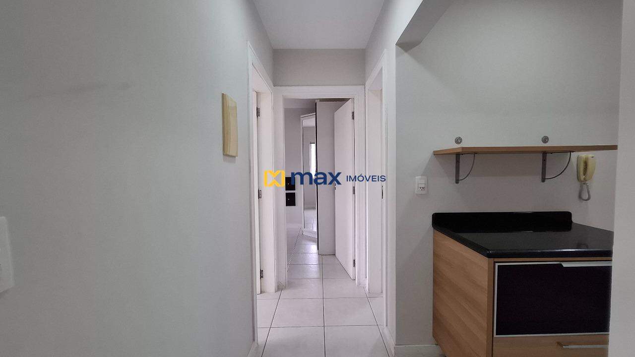 Apartamento para aluguel no Carvalho: Corredor