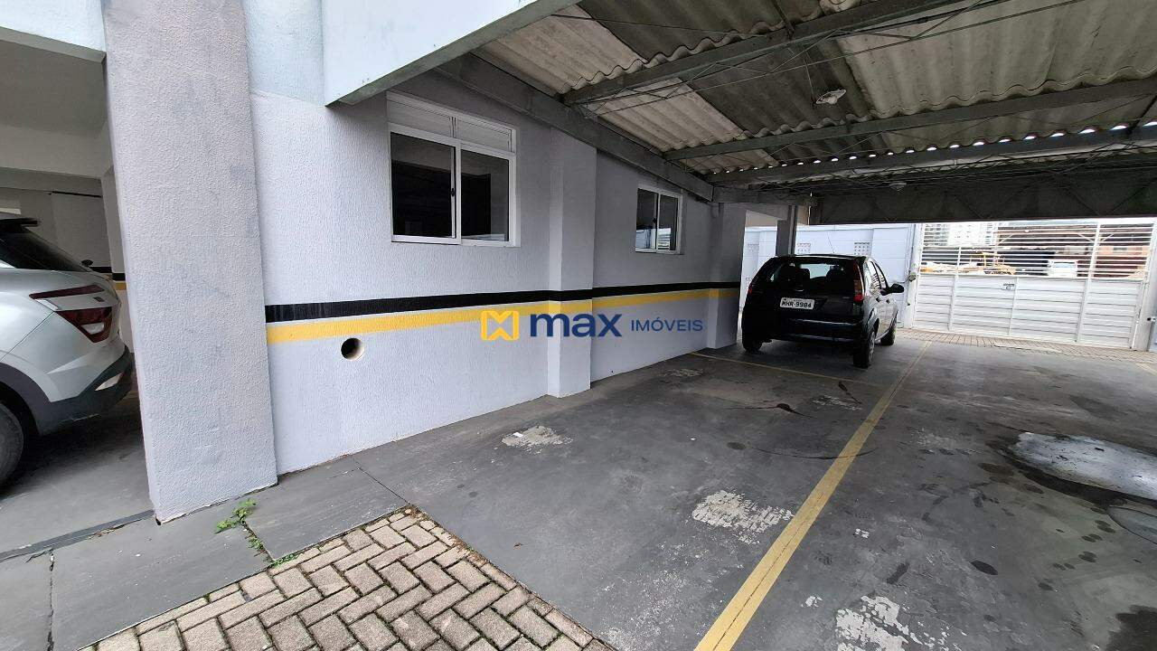 Apartamento para aluguel no Carvalho: Garagem