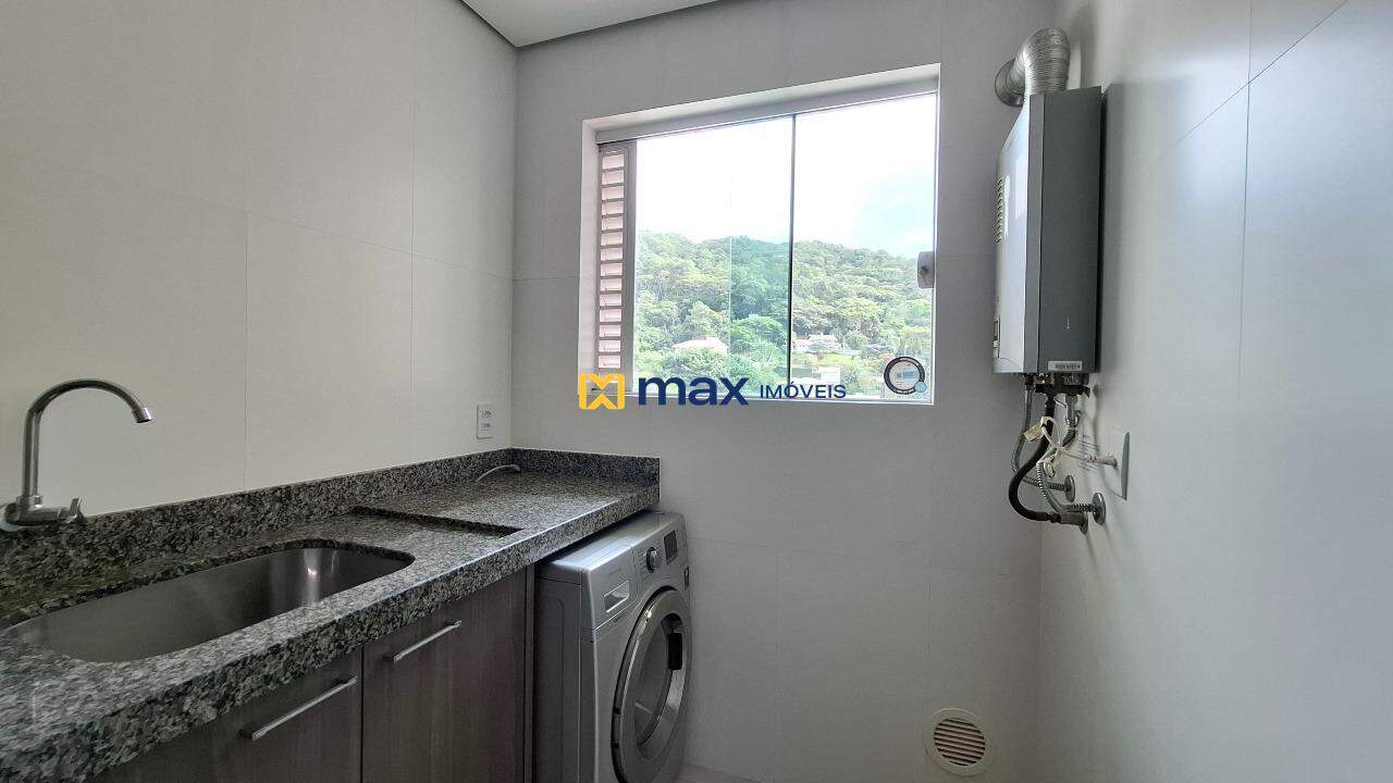 Apartamento à venda no Cabeçudas: Área de serviço