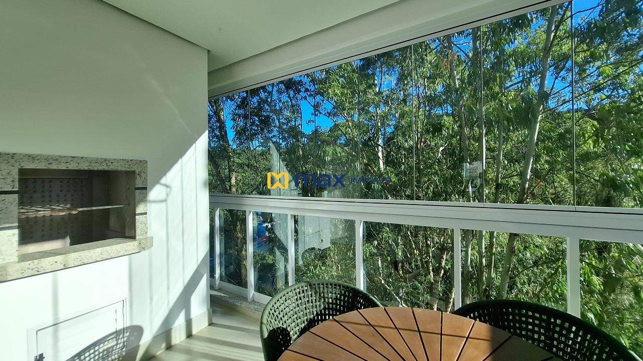 Apartamento à venda no Cabeçudas: Sacada com churrasqueira 2