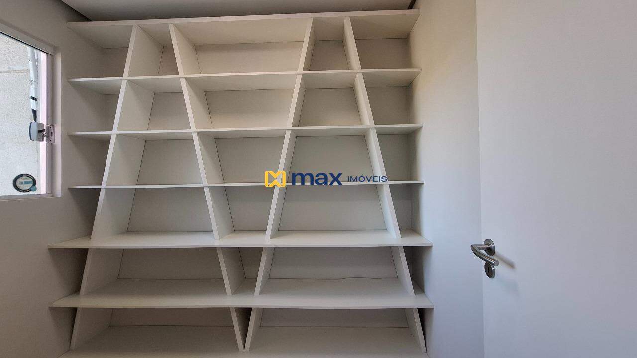 Apartamento à venda no Cabeçudas: Dispensa