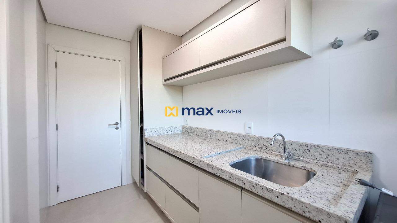 Apartamento à venda no Cabeçudas: Área de serviço