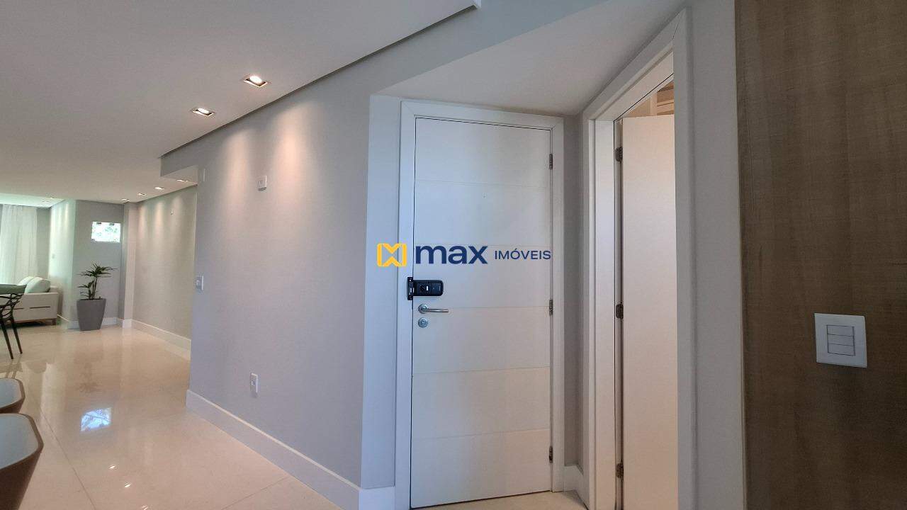 Apartamento à venda no Cabeçudas: Entrada