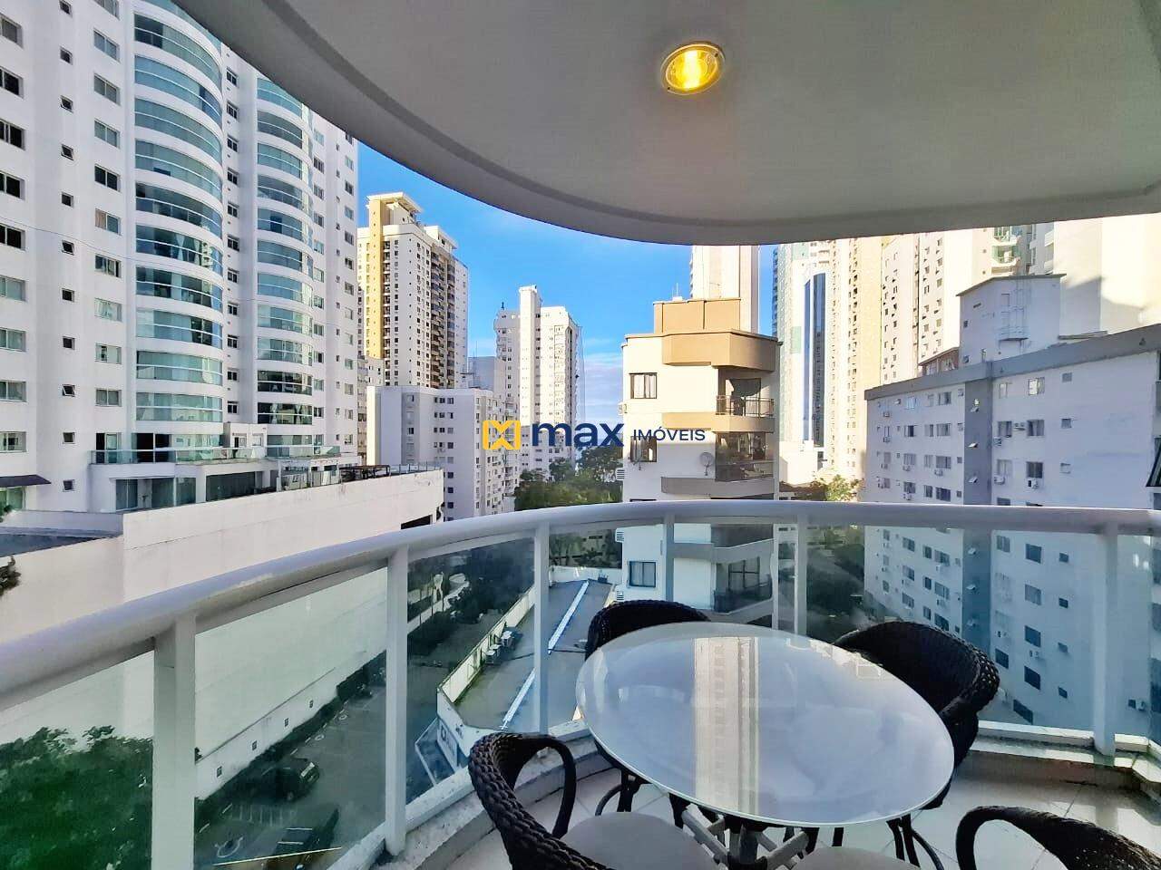 Apartamento para aluguel no Centro: Sacada Com Churrasqueira